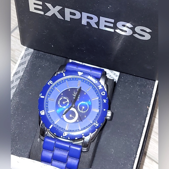 ⌚️Express Men's Silicone Sport Watch - Picture 2 of 8